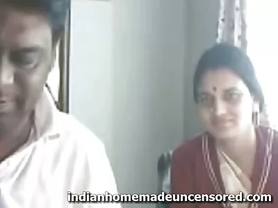 జింక్స్ మేజ్ అనల్ బ్యాంగ్డ్ మరియు మింగుతుంది ఒక లోడ్!